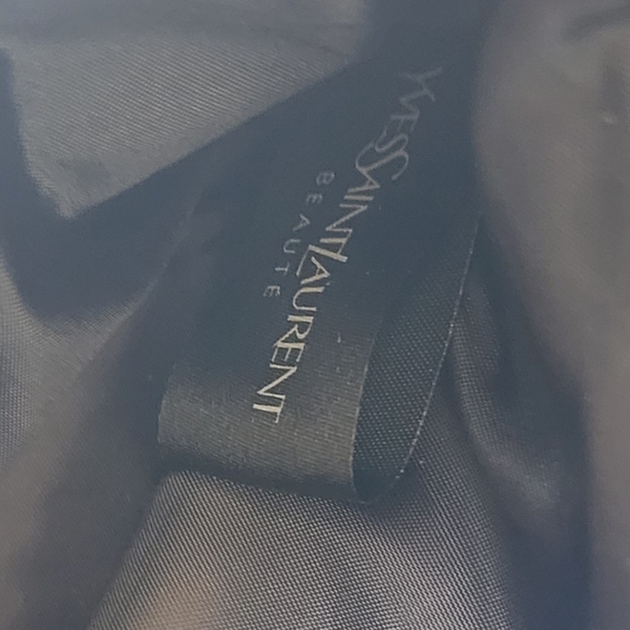 Yves Saint Laurent - Picture 4 of 12